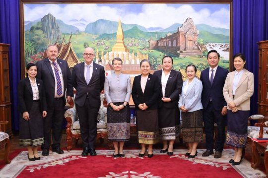 Laos, UK Discuss Strengthening Tourism Cooperation